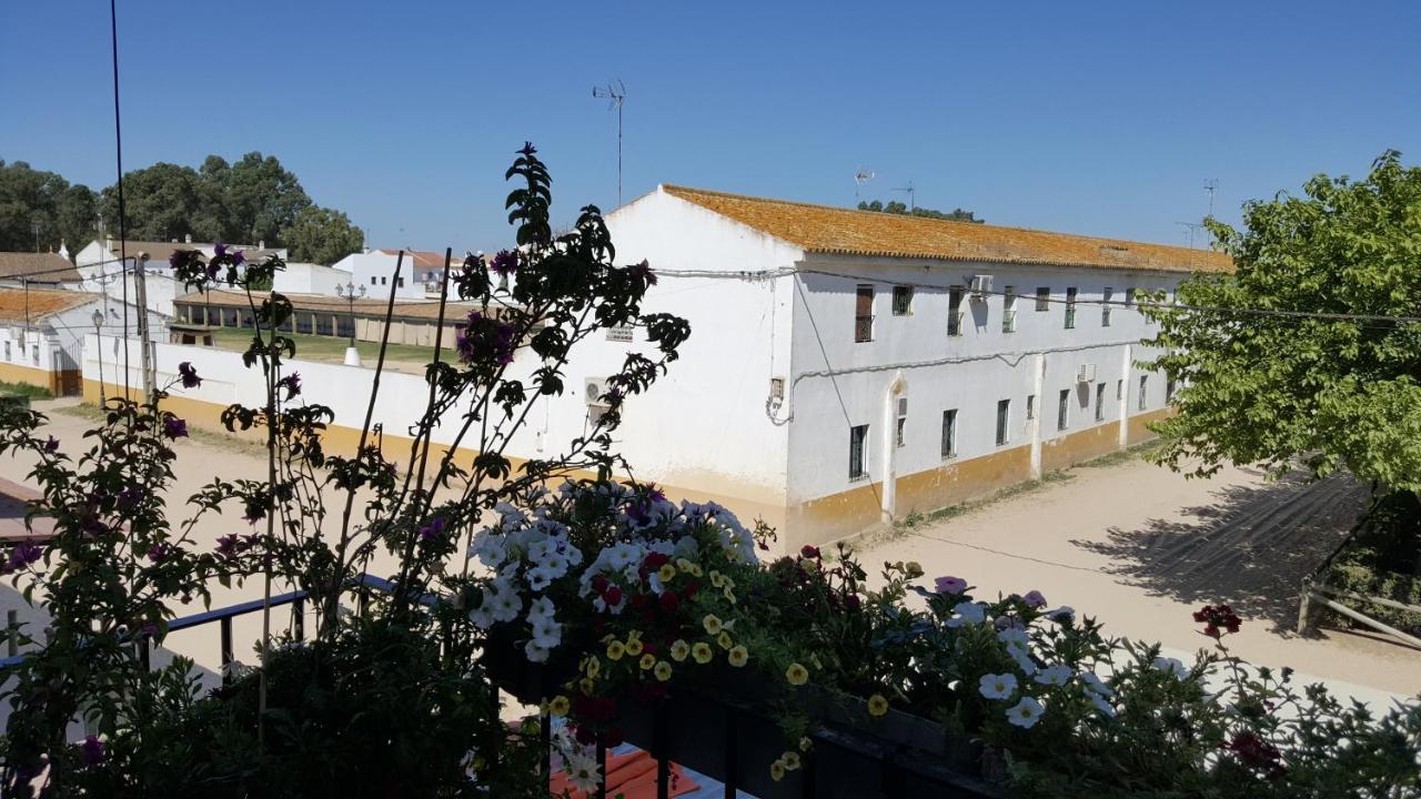 Hospederia Rural Las Buganvillas El Rocio Luaran gambar