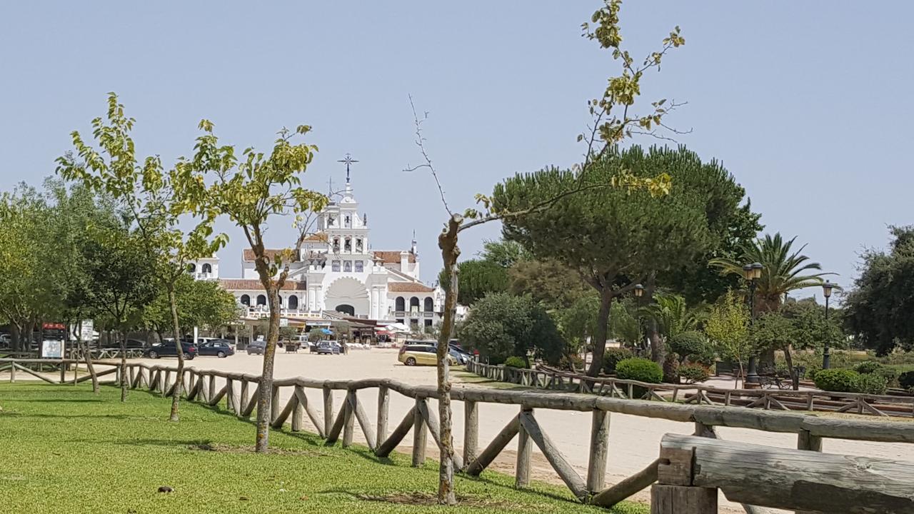 Hospederia Rural Las Buganvillas El Rocio Luaran gambar